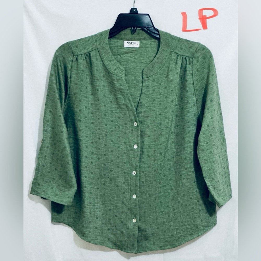 LADIES GREEN TOP WITH DK GREEN POLKA DOTS AND BUTTONS